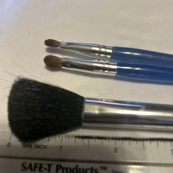 Cosmetic Makeup Brush Set of 3 Long Assorted Size Blue Handles W/gold New - Picture 4 of 9